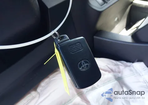 2021 Toyota Tacoma Trd Off-Road from USA, damaged, VIN 3TMCZ5AN8MM421400